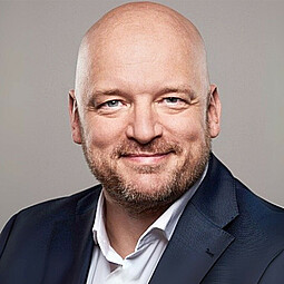 Martin Benkovics Martin Benkovics