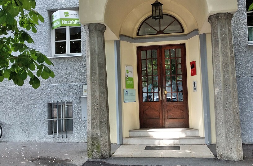 Eingang zum LernQuadrat 5020 Nachhilfe Salzburg Mayburgerkai