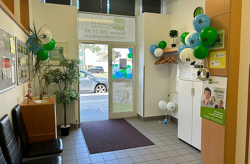 Einstandsfest-23-10-25  Dekorierter Eingangsbereich